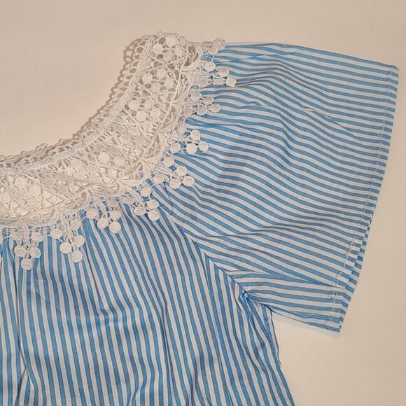 Ambiance light blue and white stripped crop top junior size small - Picture 5 of 7
